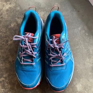 Women’s ASICS Trail Scout 2 running shoes, size 9.5.  Like new!
